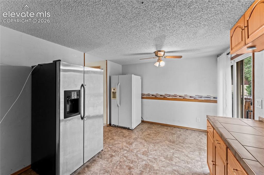 Image 6 of 28: Kitchen