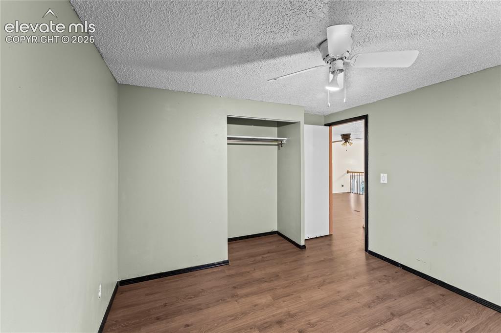 Image 7 of 28: Bedroom