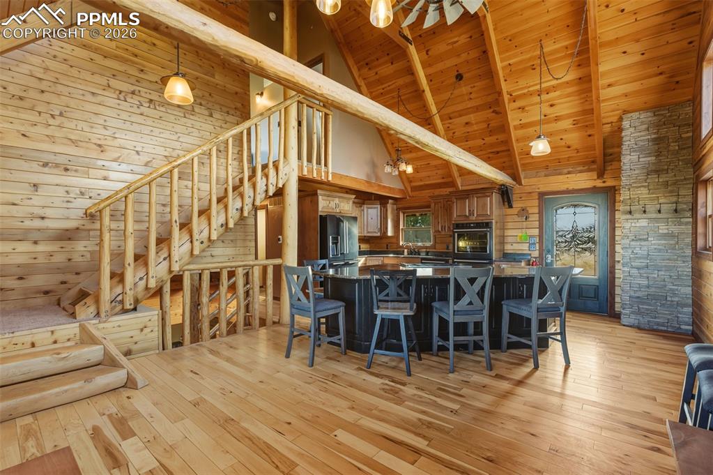 Image 4 of 42: Kitchen