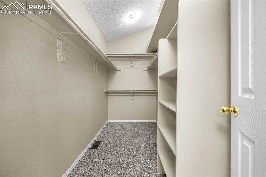 Image 18 of 36: Closet