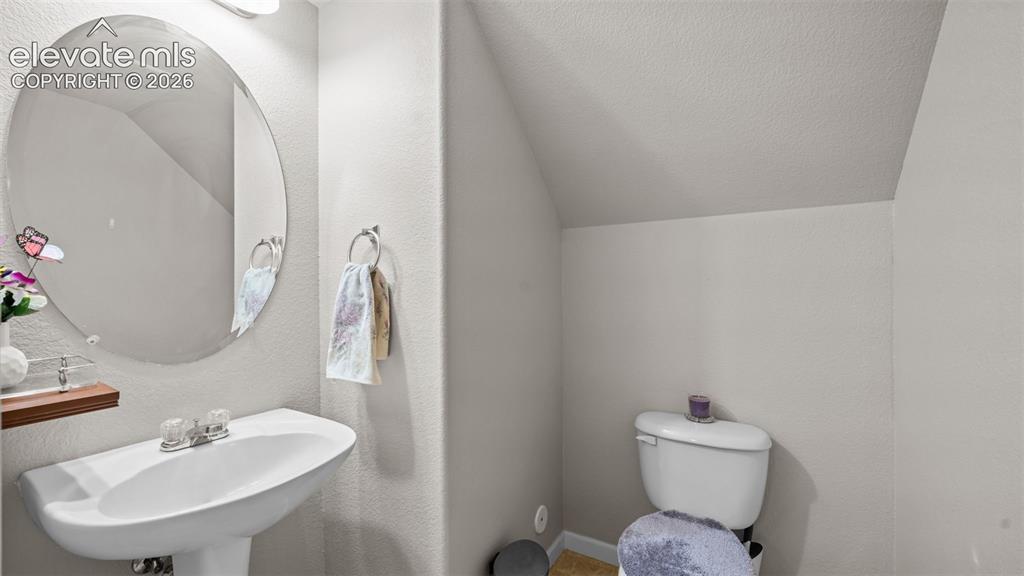 Image 12 of 25: Bathroom