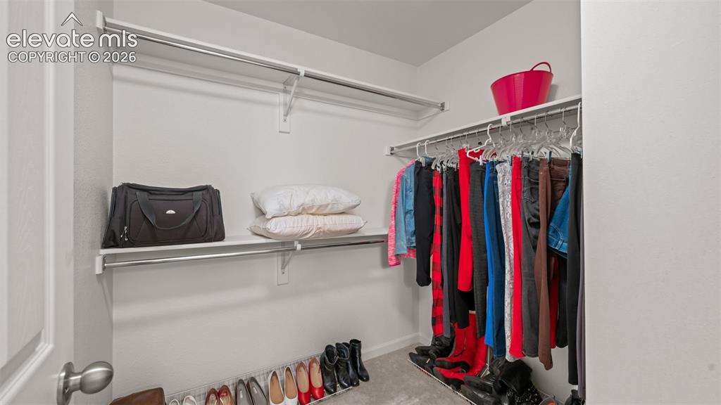 Image 17 of 25: Closet