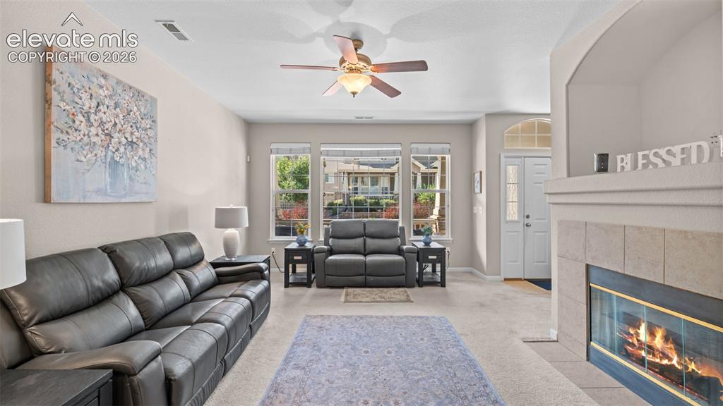Image 5 of 25: Living Room