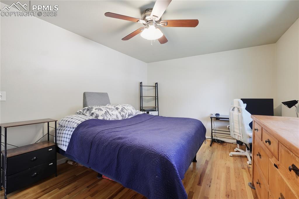 Image 11 of 39: Bedroom