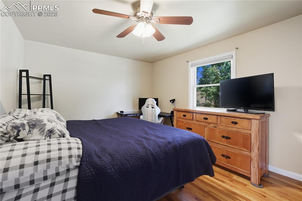 Image 12 of 39: Bedroom