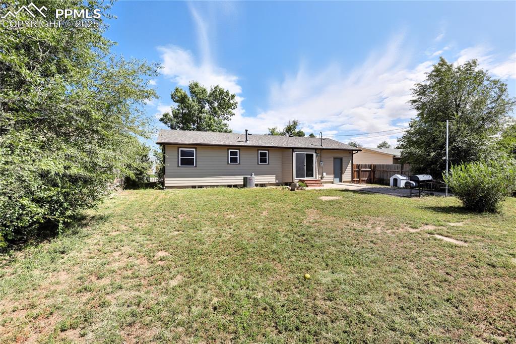 Image 26 of 39: Back of Structure