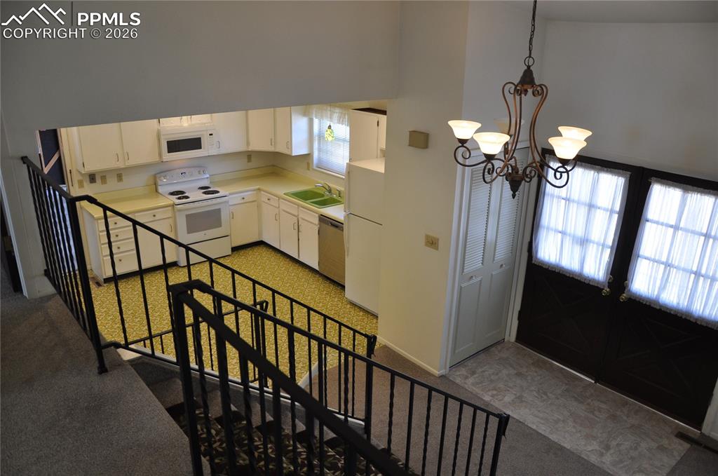 Image 9 of 35: Kitchen