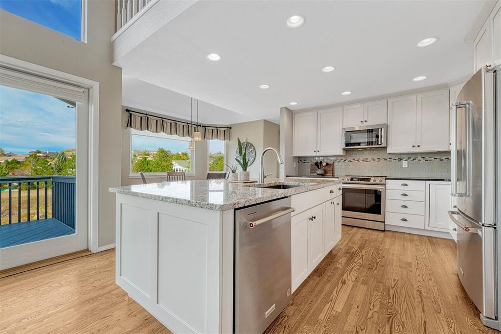 Image 11 of 45: Kitchen