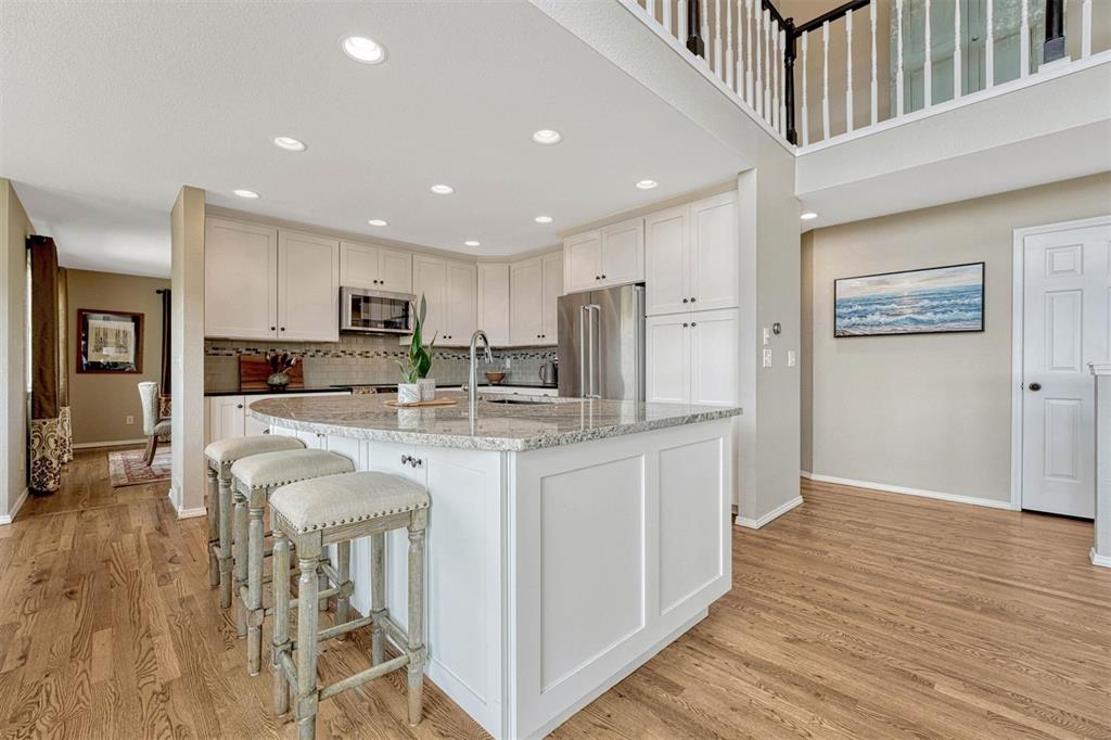 Image 13 of 45: Kitchen