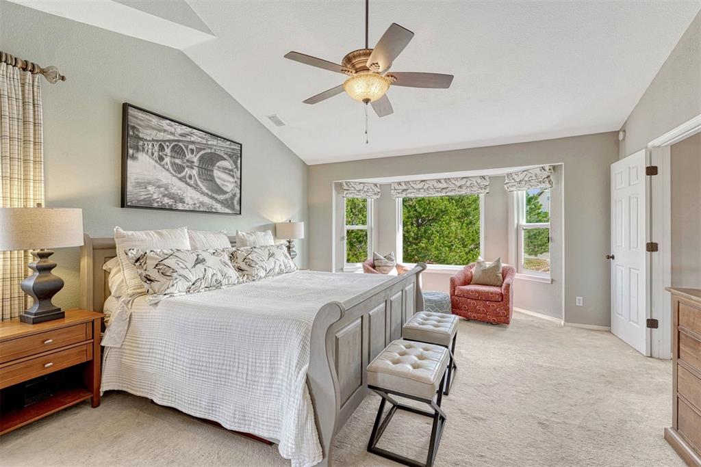 Image 20 of 45: Bedroom