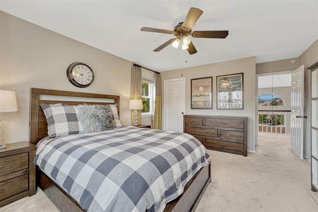 Image 23 of 45: Bedroom