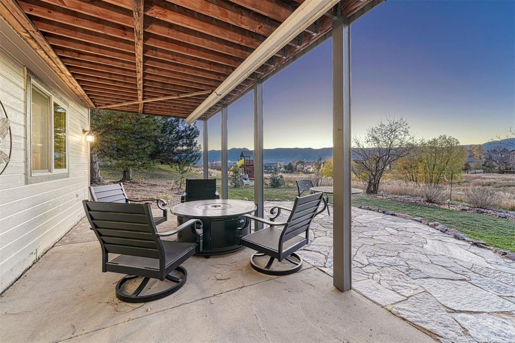 Image 41 of 45: Patio