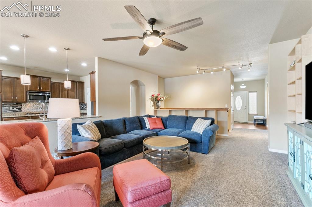 Image 7 of 39: Open floor plan for easy entertaining.