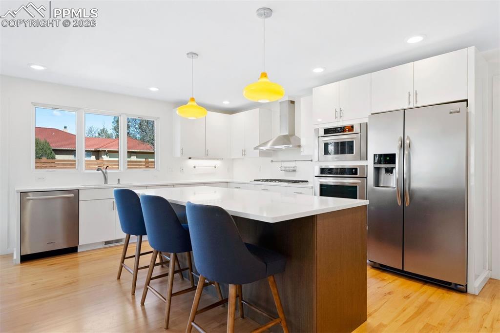 Image 15 of 50: Kitchen