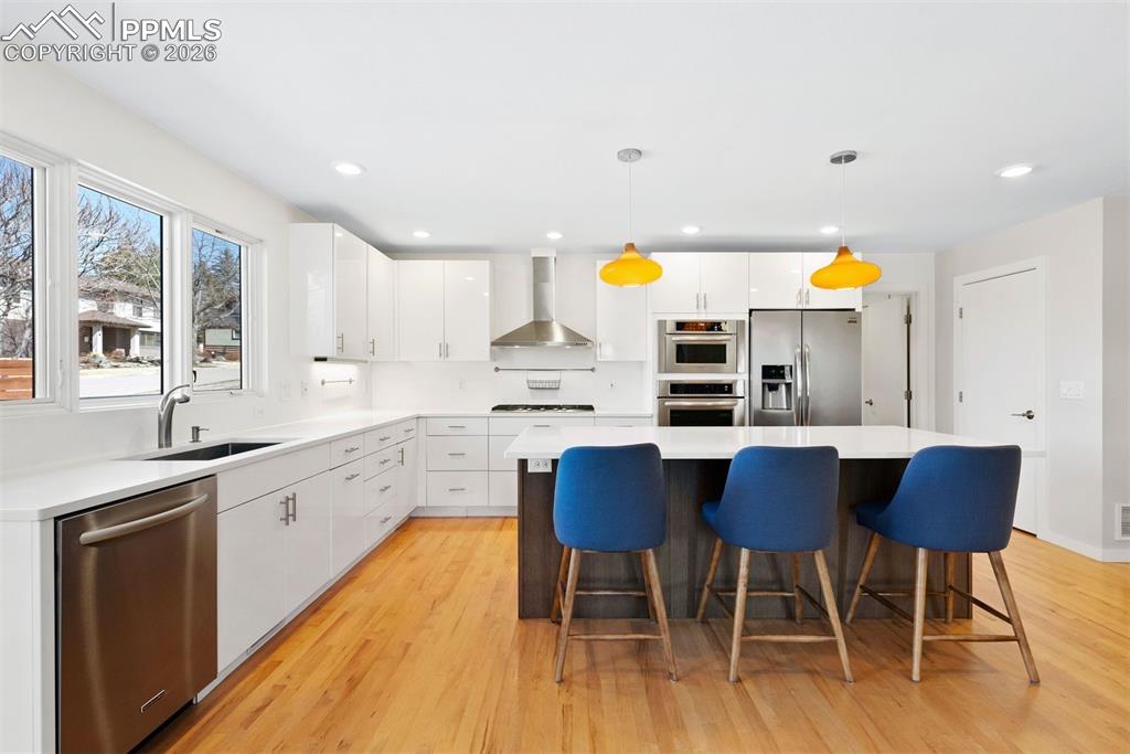 Image 2 of 50: Kitchen