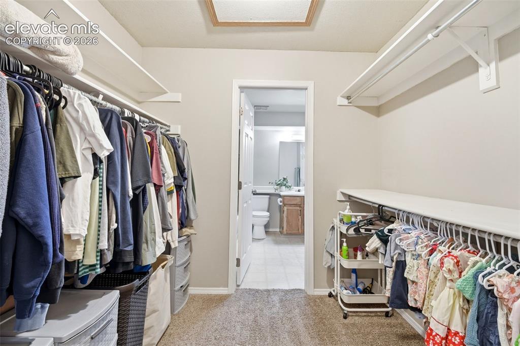 Image 10 of 20: Closet