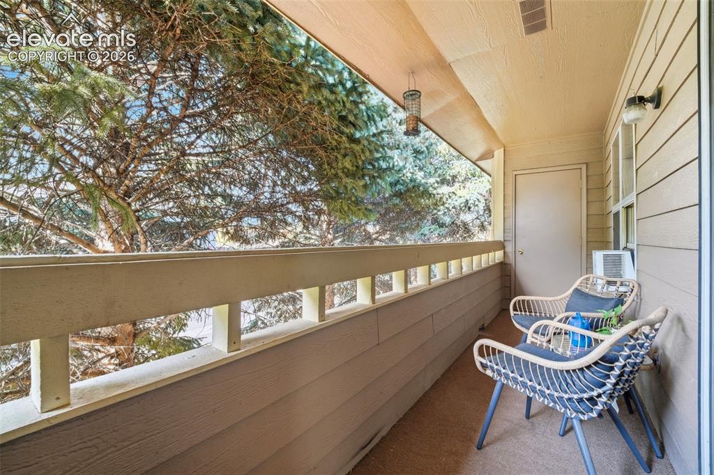 Image 15 of 20: Balcony