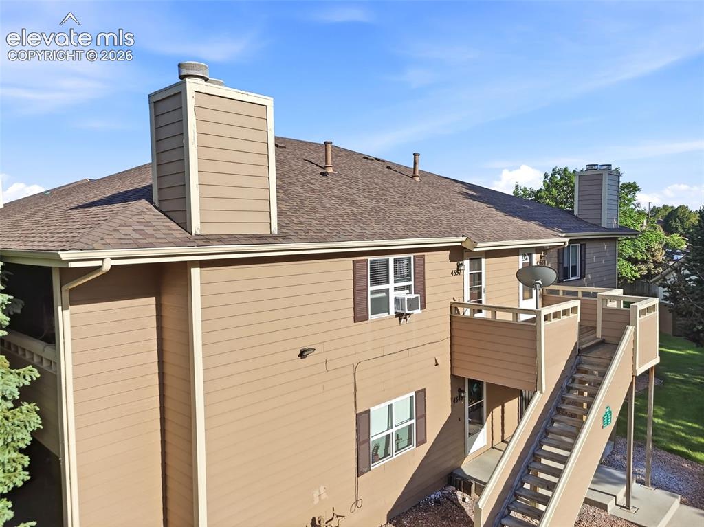 Image 19 of 20: Back of Structure