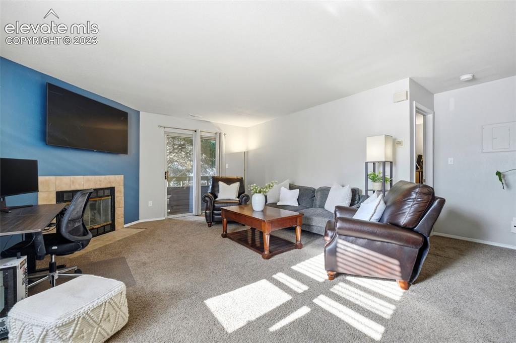Image 3 of 20: Living Room