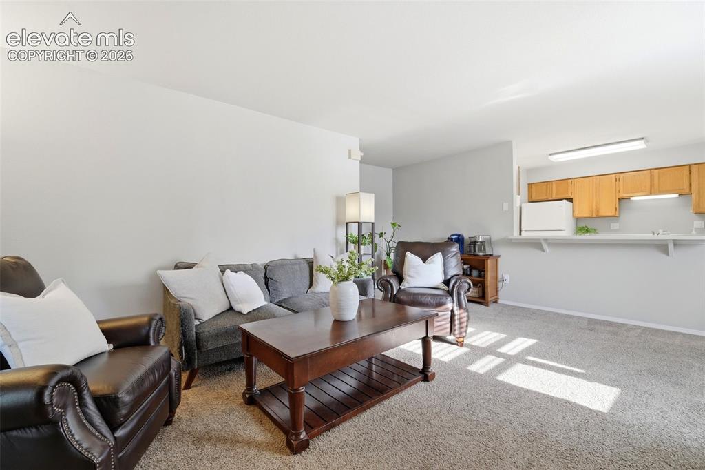 Image 5 of 20: Living Room