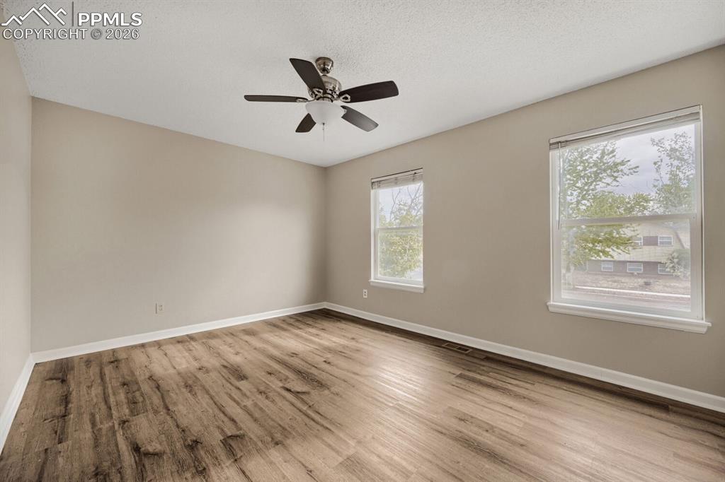 Image 17 of 30: Family Room