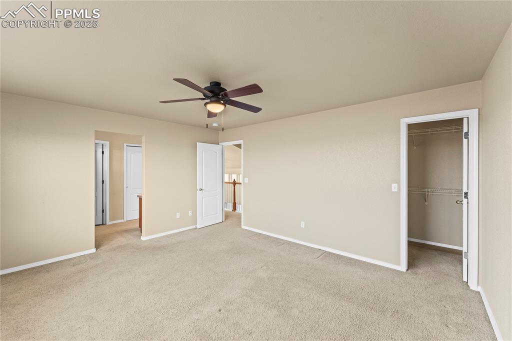 Image 22 of 45: Bedroom