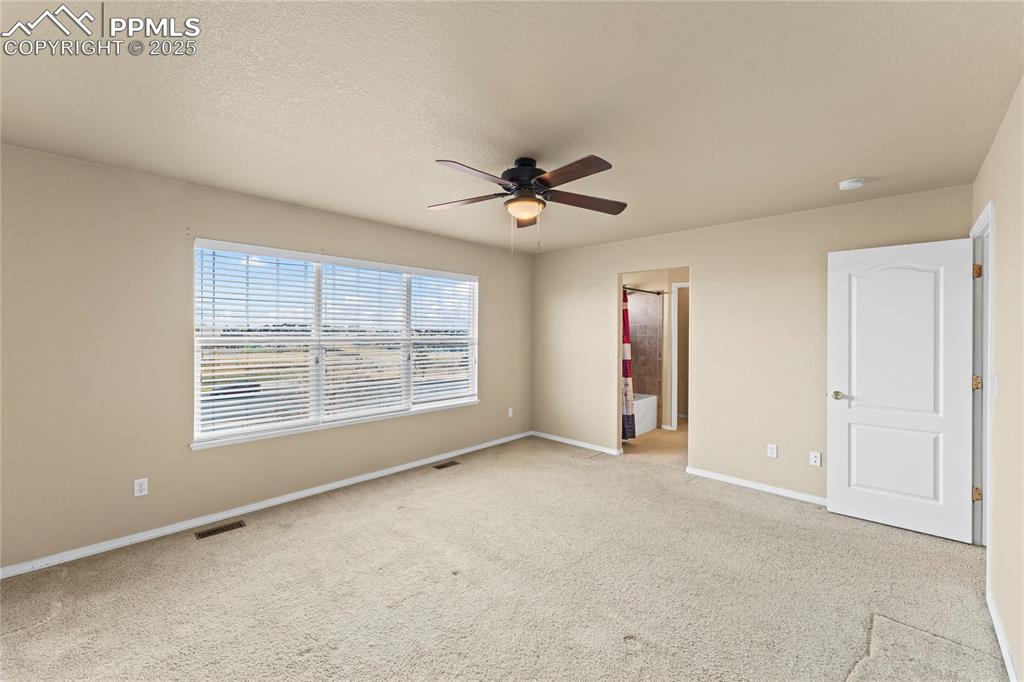 Image 23 of 45: Bedroom