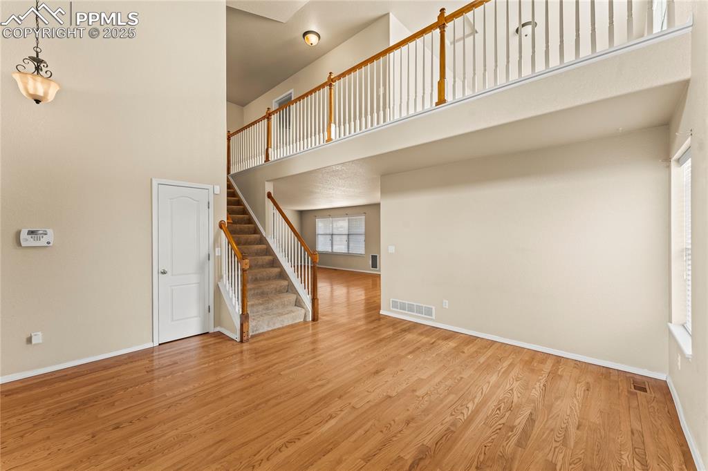 Image 7 of 45: Living Room