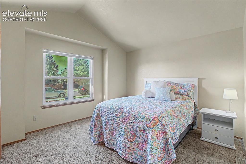Image 17 of 29: Bedroom