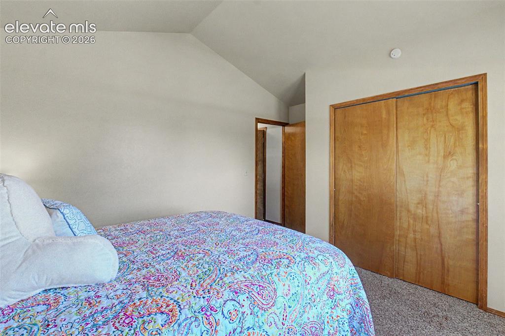 Image 18 of 29: Bedroom
