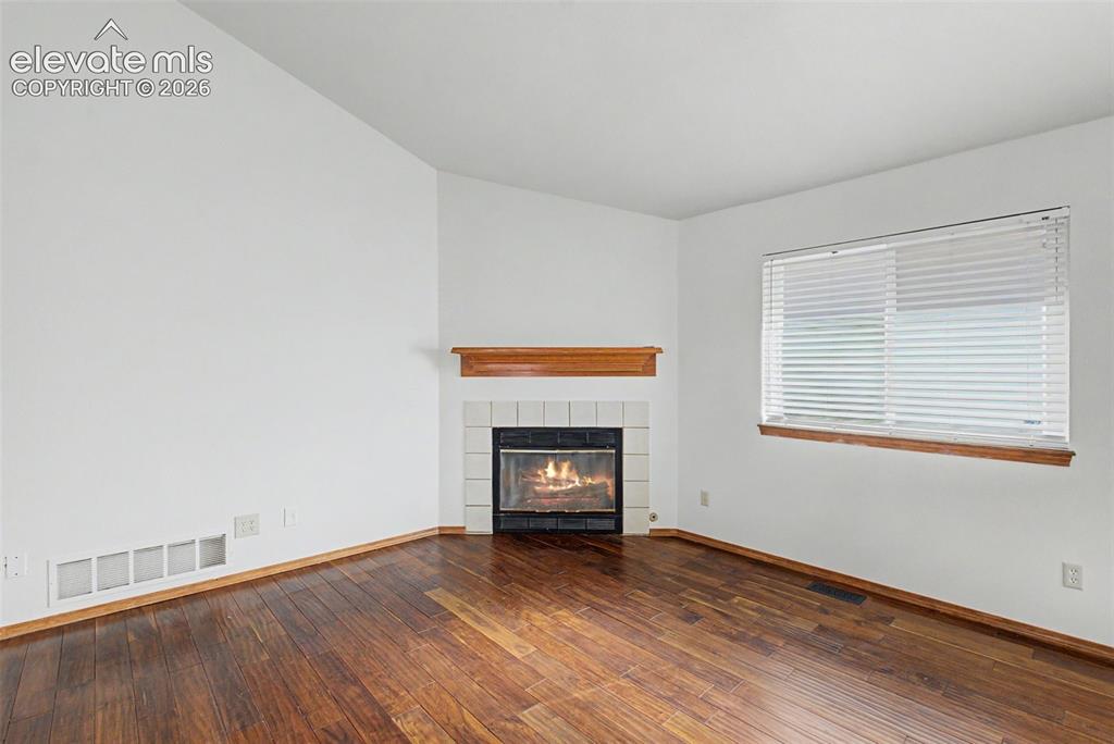 Image 5 of 29: Living Room