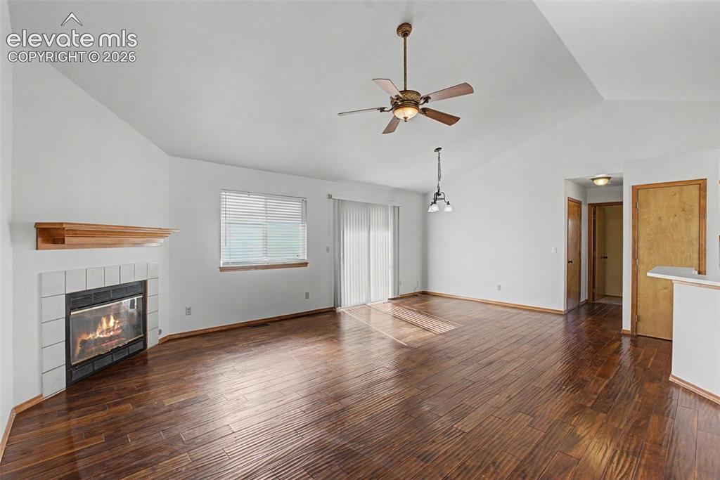 Image 7 of 29: Living Room