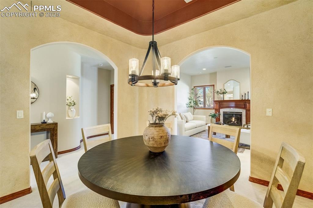 Image 18 of 49: Dining Area