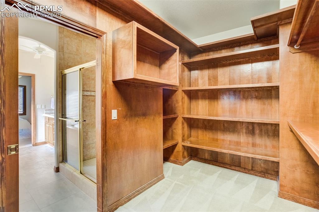 Image 27 of 49: Closet