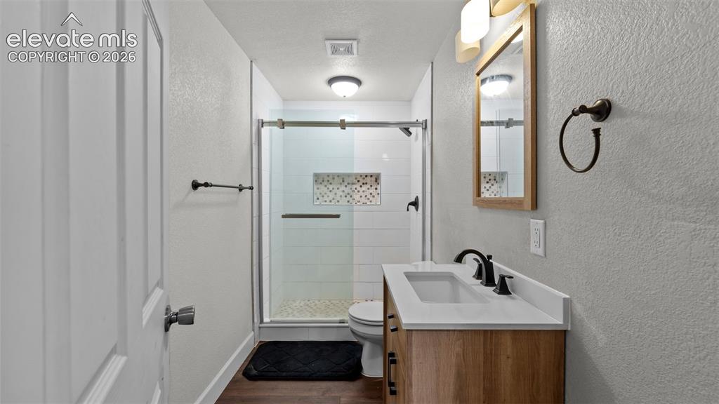 Image 13 of 31: Bathroom