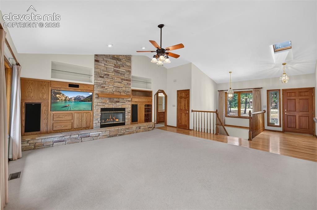 Image 6 of 50: Family Room