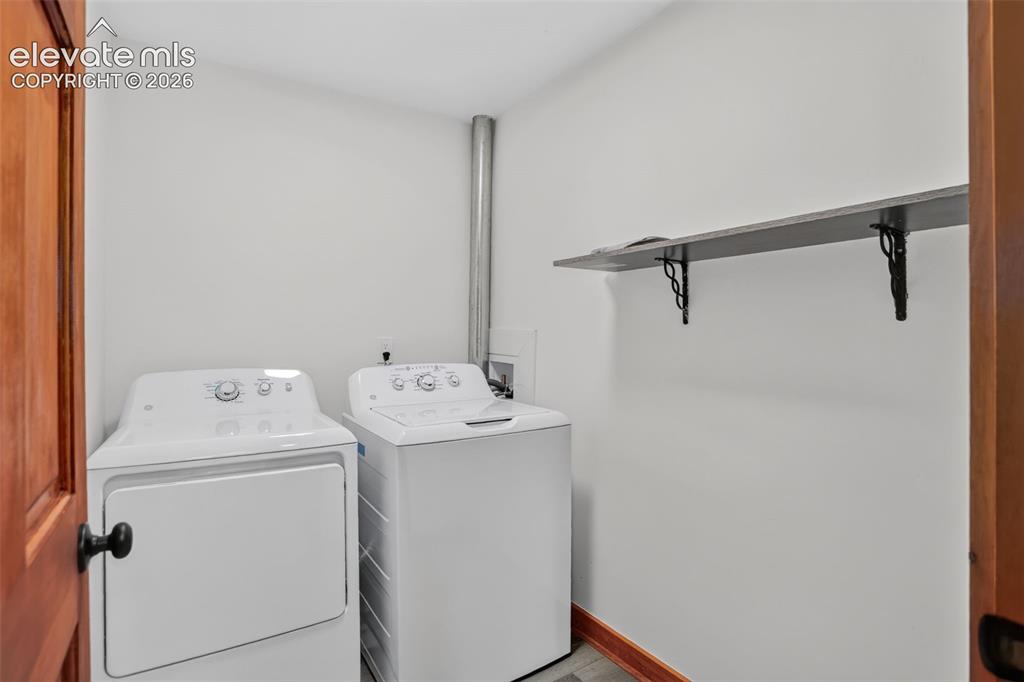 Image 17 of 19: Laundry