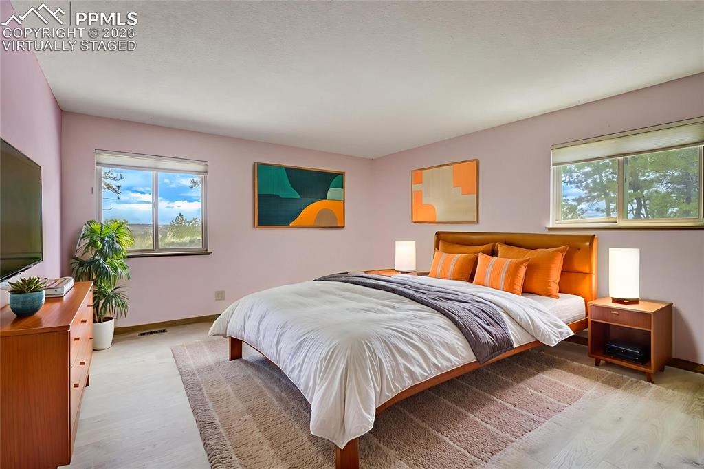 Image 20 of 50: Virtually Staged