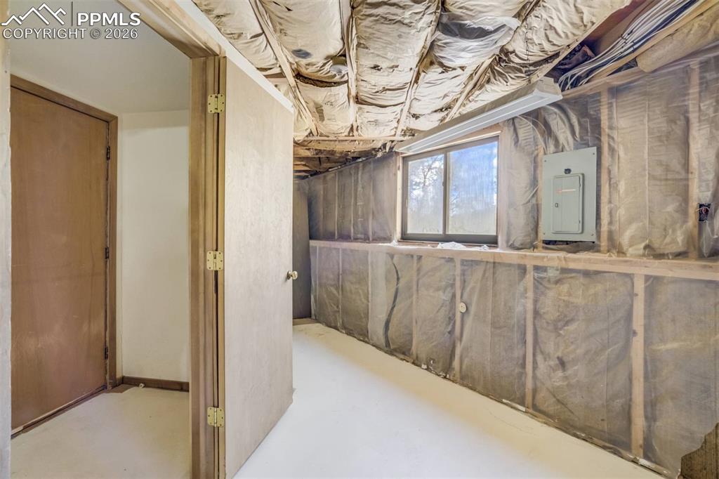 Image 30 of 50: Basement