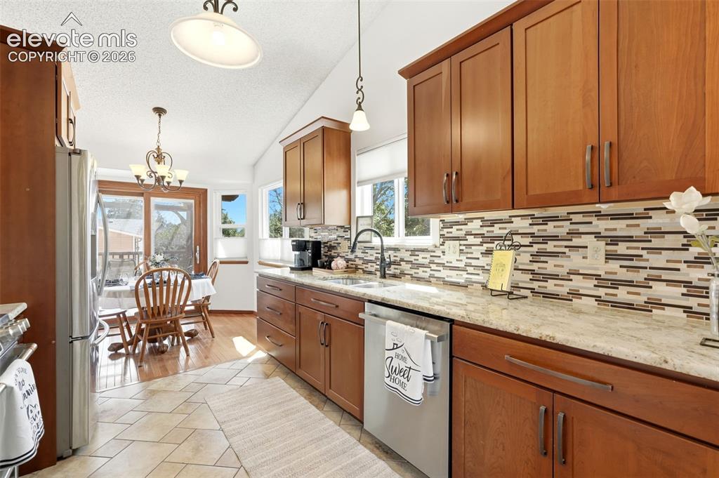 Image 7 of 32: Fully updated kitchen