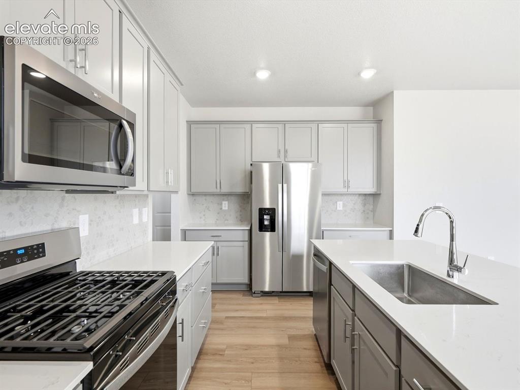 Image 12 of 27: Kitchen