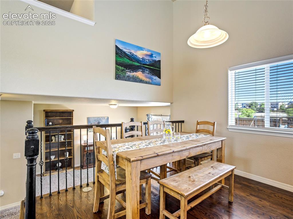 Image 15 of 39: Dining Area
