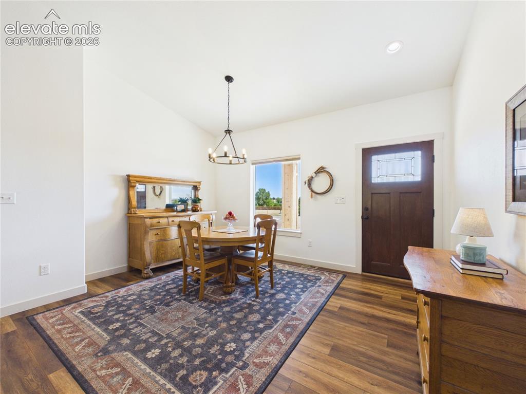 Image 10 of 43: Dining Area