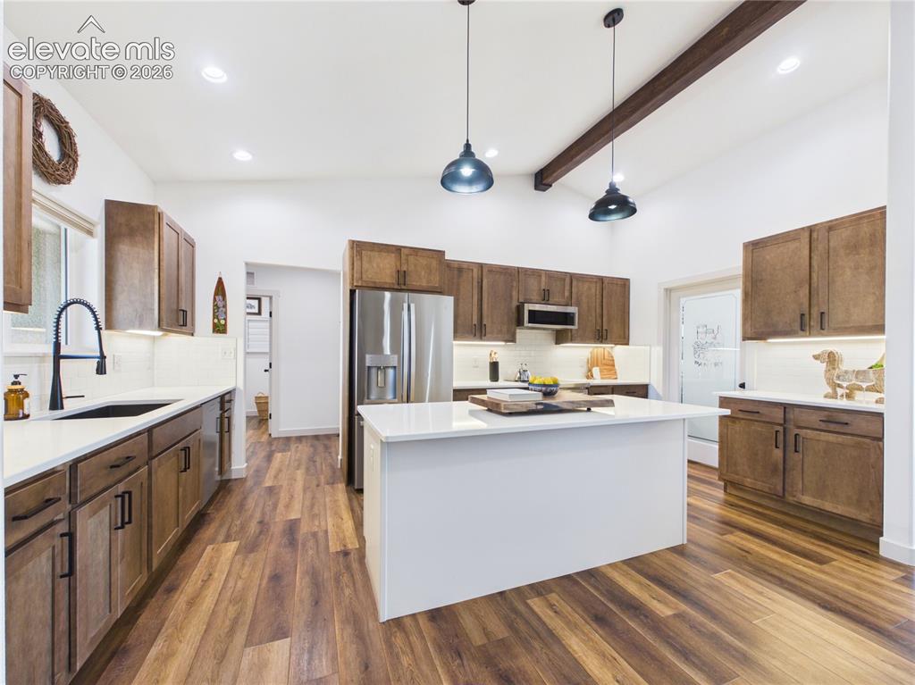 Image 13 of 43: Kitchen