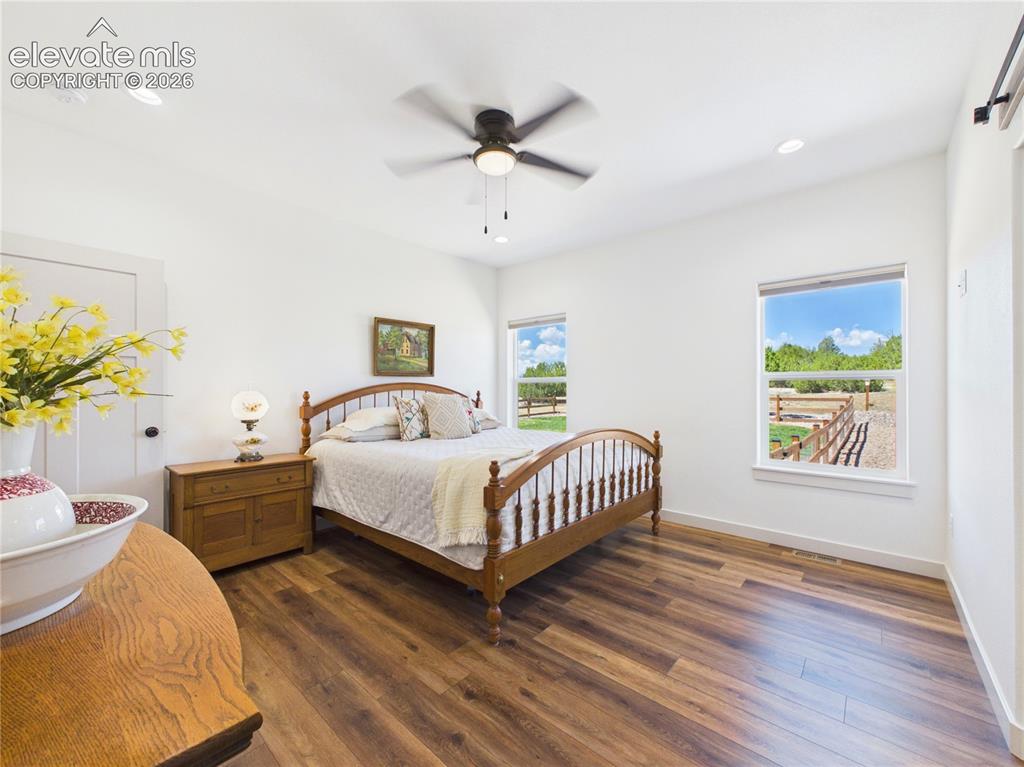 Image 18 of 43: Bedroom
