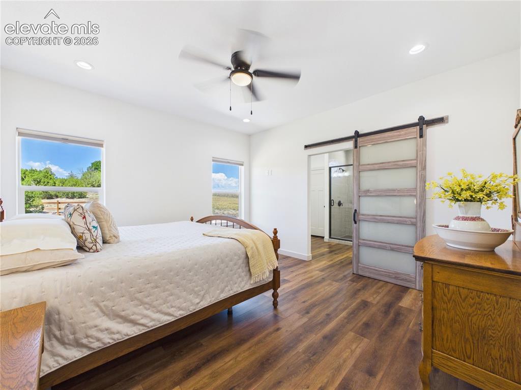 Image 19 of 43: Bedroom