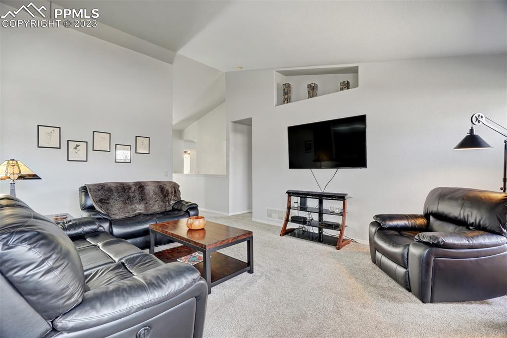 Listing 2329997, Image 7 of 50