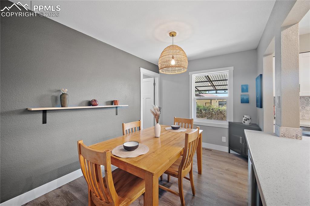 Image 10 of 46: Dining Area