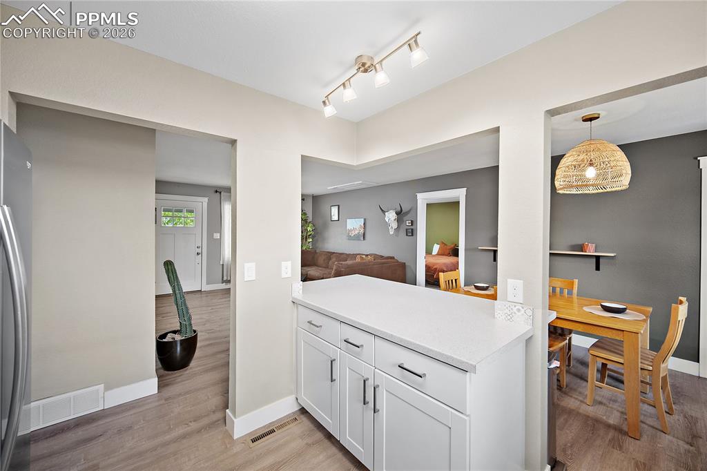 Image 16 of 46: Kitchen
