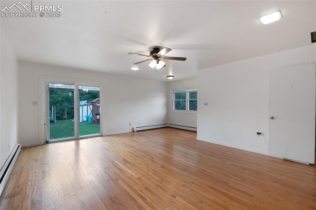 Image 13 of 40: Family Room